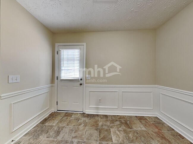 Building Photo - 1160 Hillary Ln