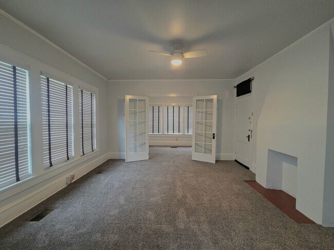 Foto del edificio - 211 E Park St
