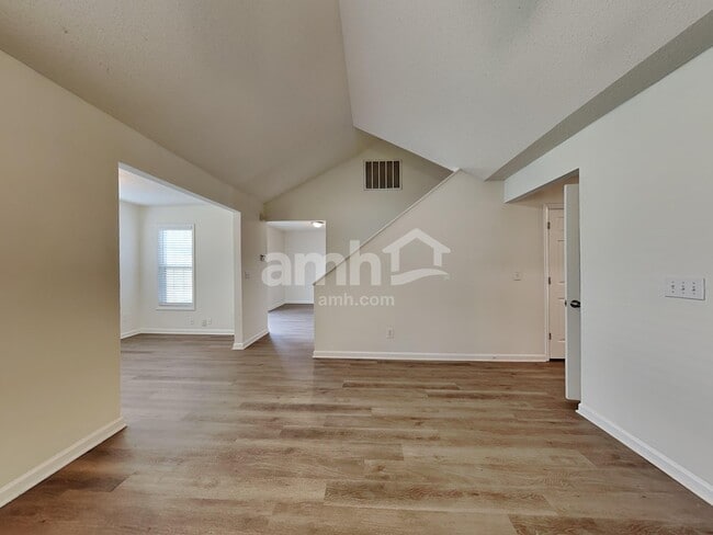 Building Photo - 5765 Regent Village Dr