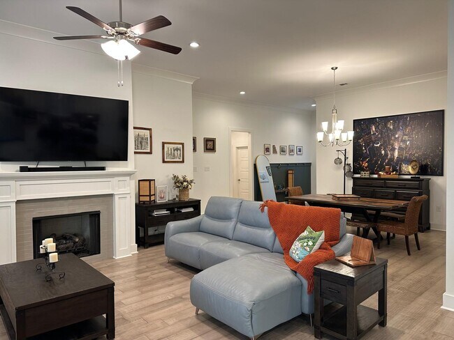 Foto del edificio - 39249 High Creek Dr