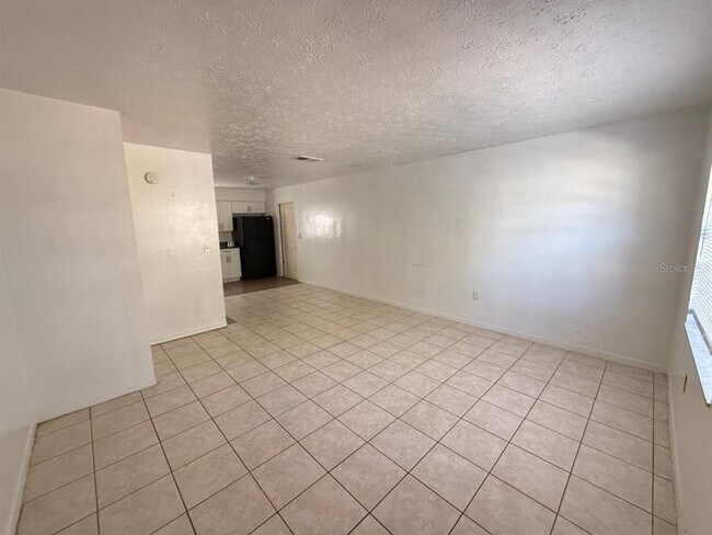 Foto del edificio - 8505 N Tampa St