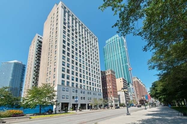 Building Photo - 910 S Michigan Ave