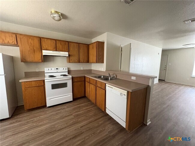 Building Photo - 4210 Primrose Dr