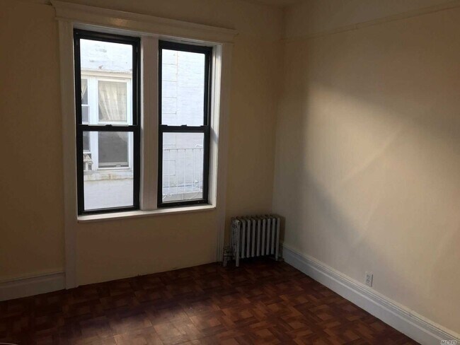 Building Photo - 25-38-38 43rd St