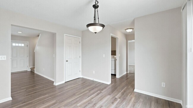 Foto del edificio - 422 Heyford Ct