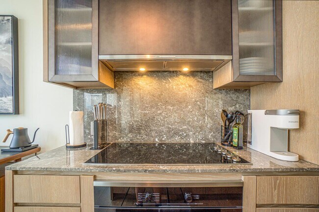 Building Photo - Ko?ula - 9th floor Furnished 2 bd, 2 ba. w...