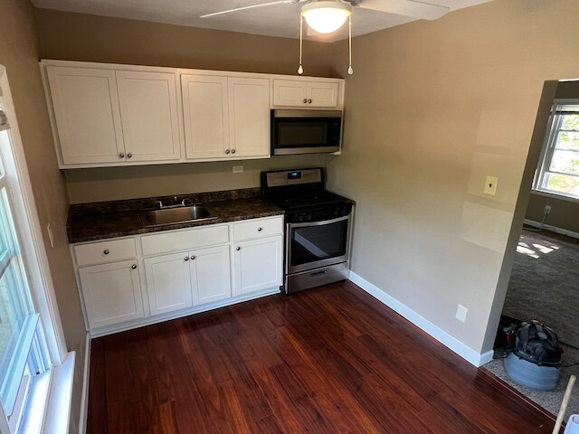 Newly updated kitchen - 1370 Elkhorn Rd