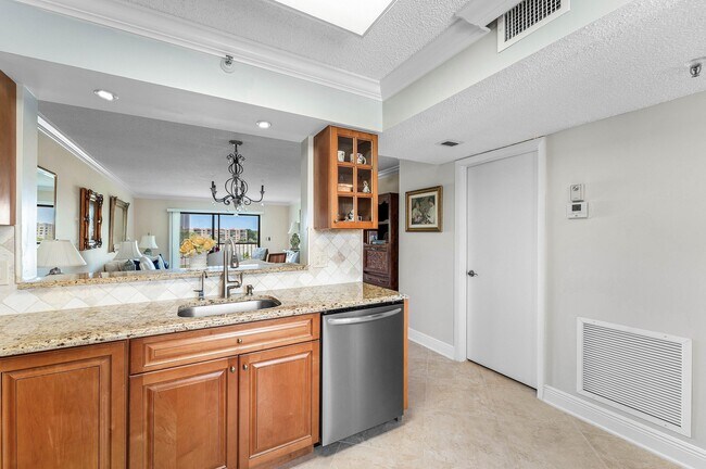 Foto del edificio - 7076 Huntington Ln