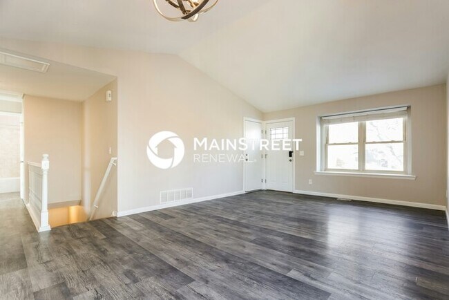 Foto del edificio - 3 Bedroom Pet-Friendly Home in Aurora, CO with Main Street Renewal