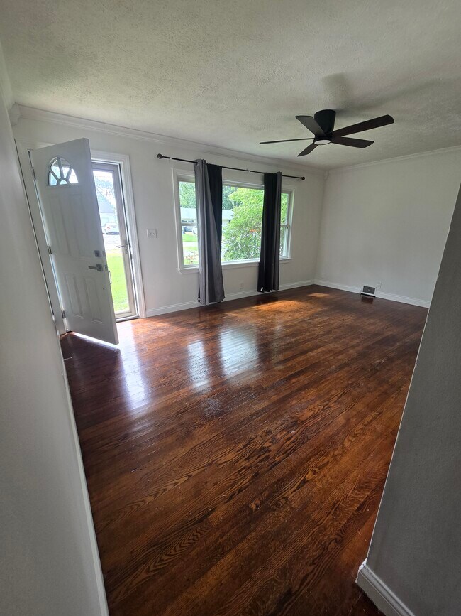 Building Photo - 3466 Virginia Dr