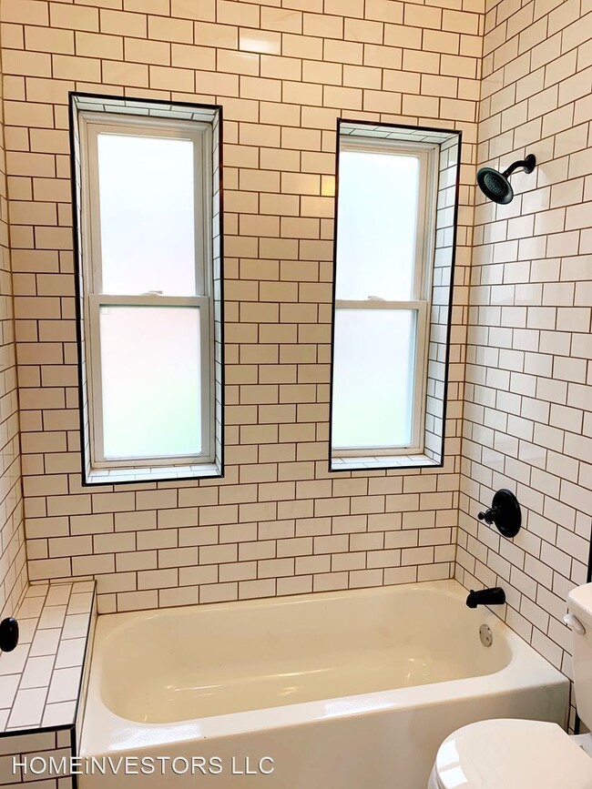 Building Photo - 3 br, 1 bath House - 103 W Acton