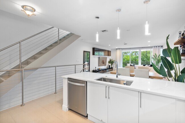 Foto del edificio - 832 NE 19th Ave