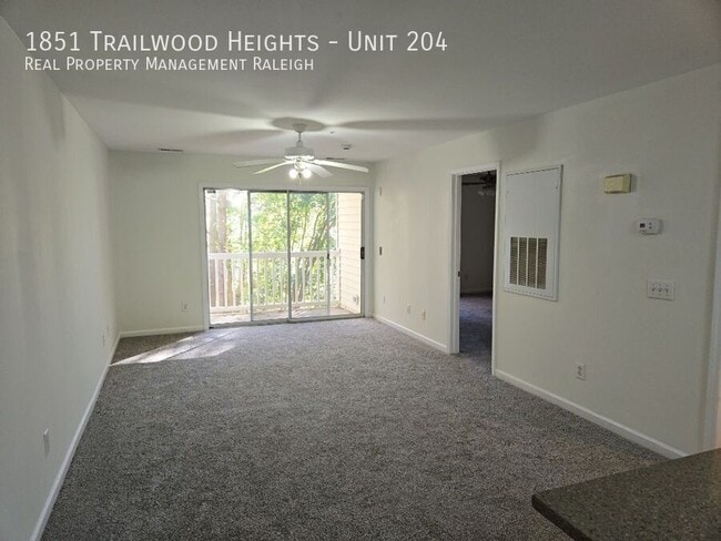 Foto del edificio - 1851 Trailwood Heights Ln