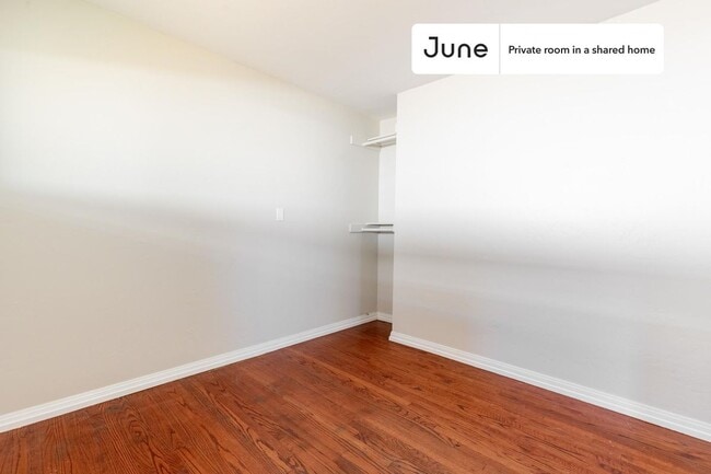 Building Photo - Room in Shared 7 bed/3 bath home