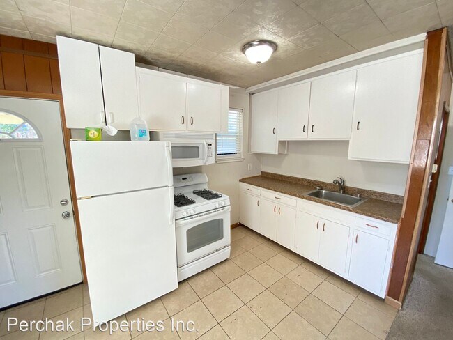 Building Photo - 1 br, 1 bath House - 1080 Central Ave #A