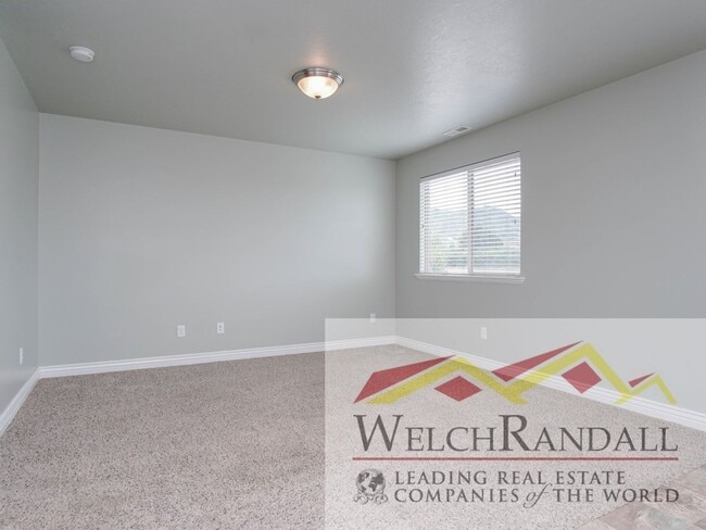 Building Photo - 3 Bedroom Layton Home