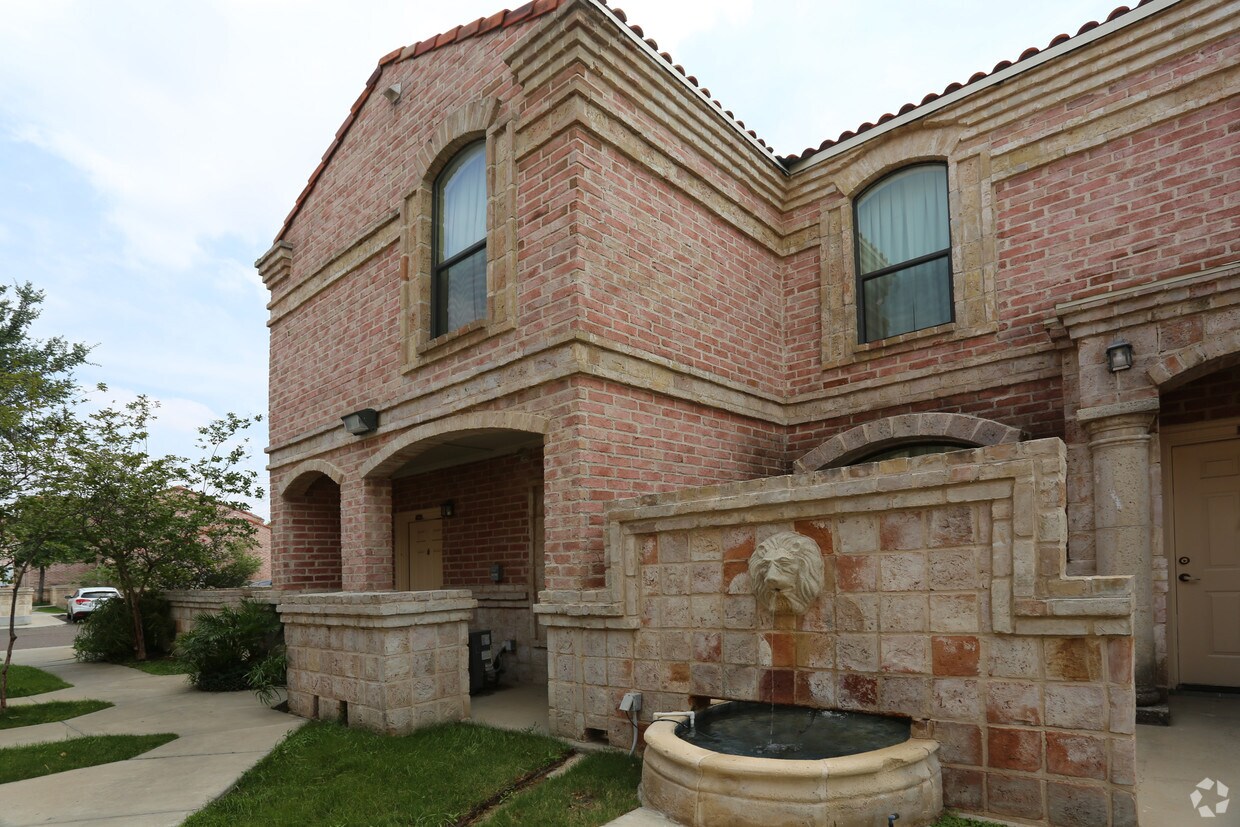Tuscany Luxury Townhomes Laredo, TX