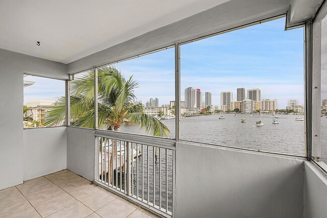 Foto del edificio - 462 Golden Isles Dr