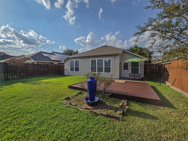 Foto del edificio - 17915 Landing Pines Trail