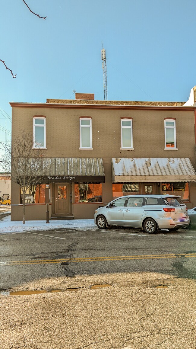 Washington Street View of Upstairs Apartment - 114 E Washington St