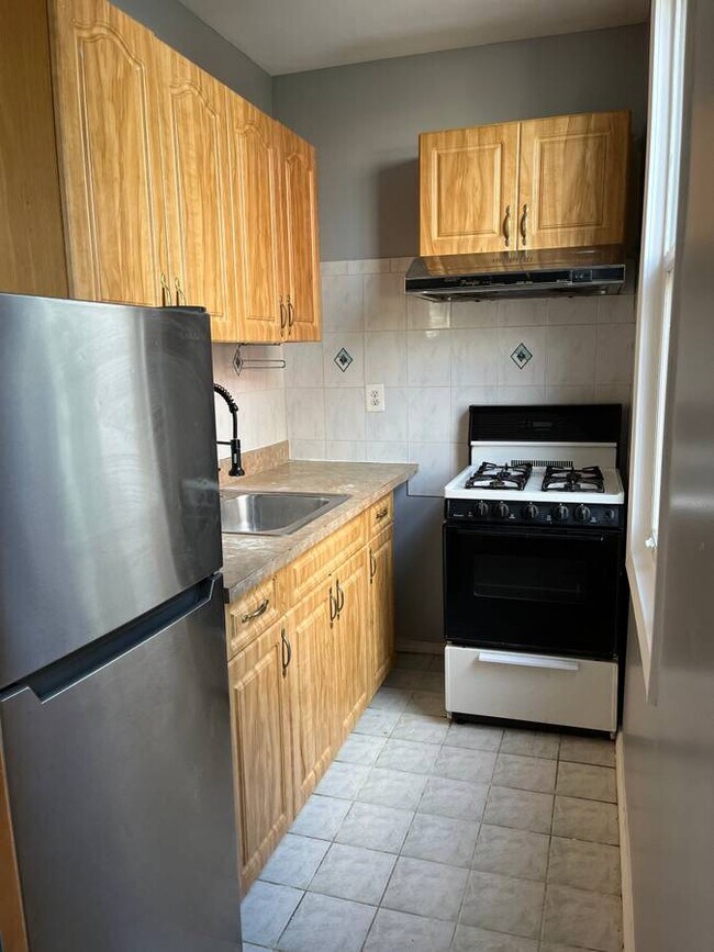Foto del edificio - 2732 12th St
