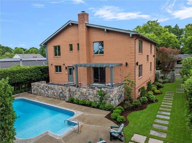 Building Photo - 14 Maxcy Dr