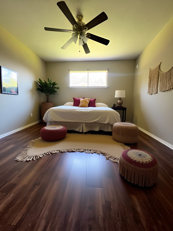 Building Photo - 317 W School St