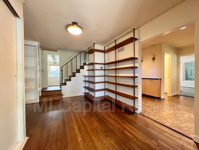 Foto del edificio - 5303 Wakefield Rd
