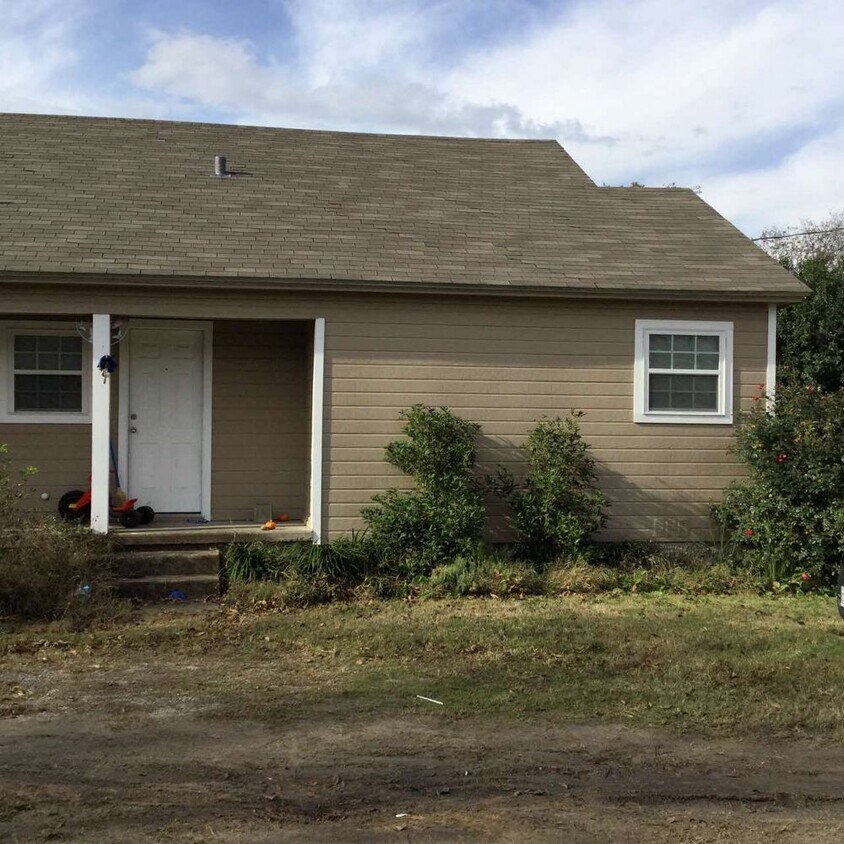 907B W 5th House for Rent in Clifton, TX