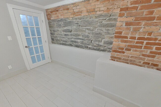 Foto del edificio - 279 E 10th St