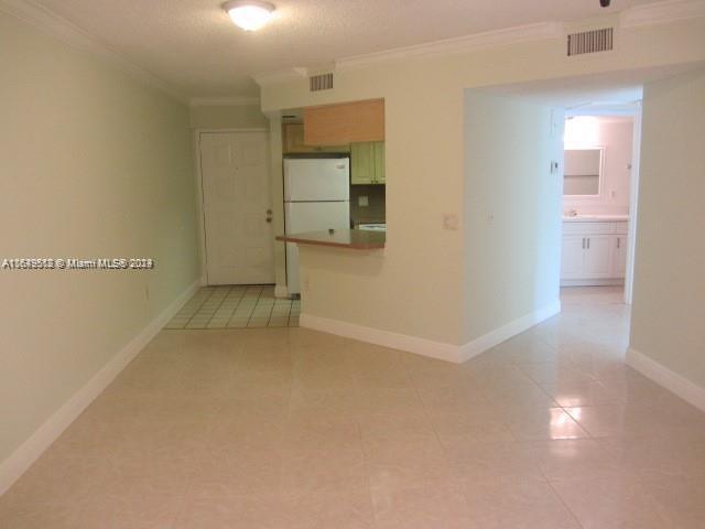 Building Photo - 8353 Lake Dr