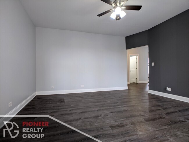 Foto del edificio - 3637 W Dickens Ave