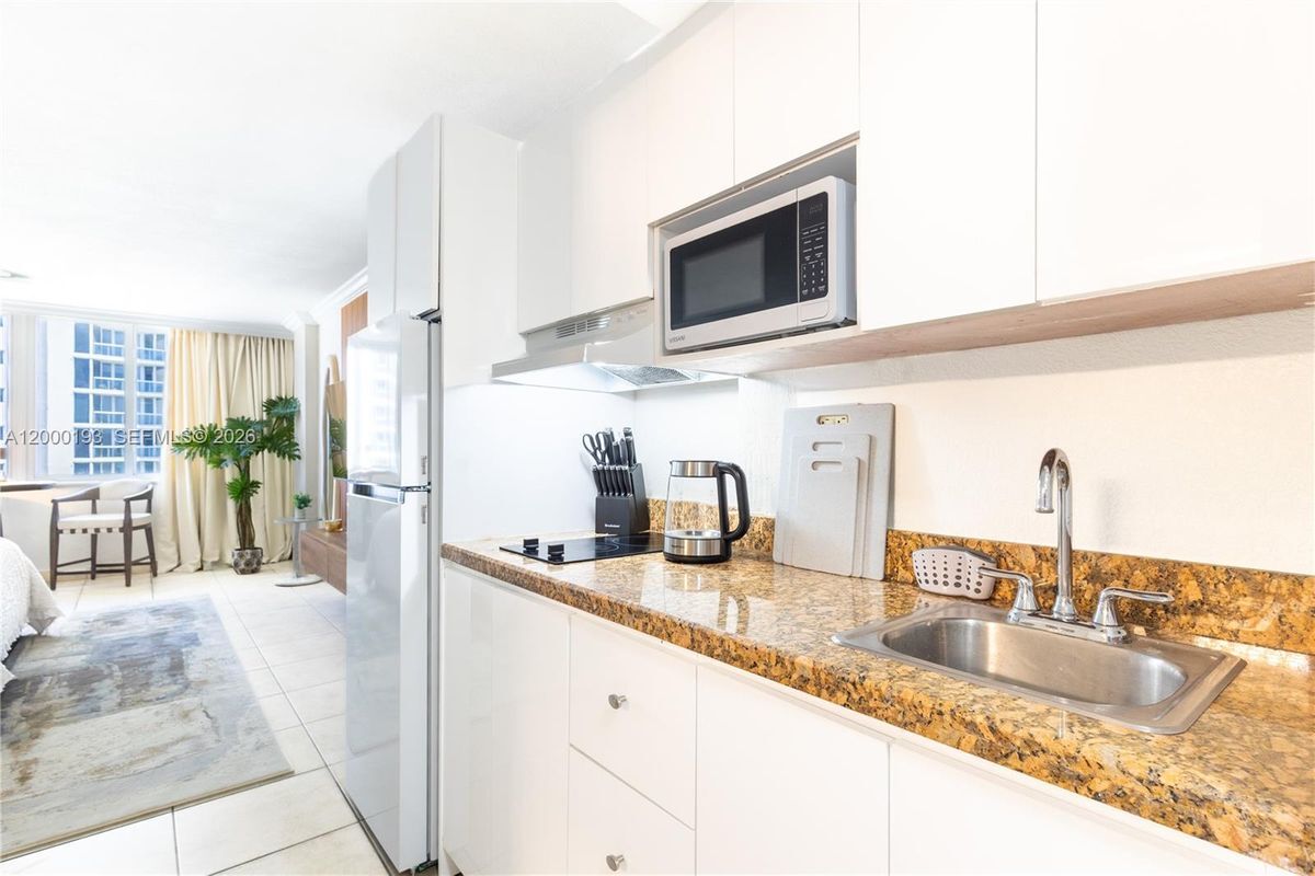 Foto del edificio - 19201 Collins Ave