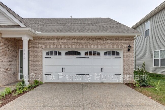 Building Photo - 107 Crabourne Dr