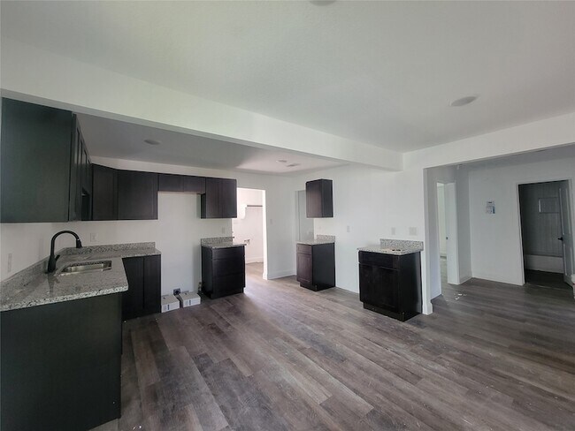 Foto del edificio - 3024 N Crump St