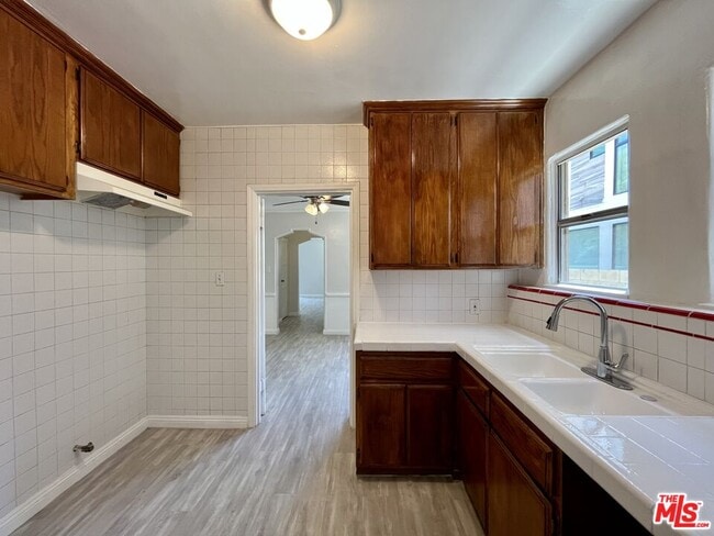 Foto del edificio - 1807 Redondo Blvd