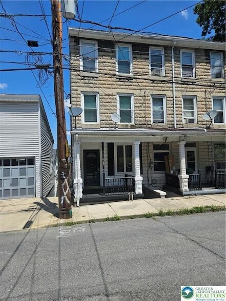 Foto del edificio - 447 Arlington St