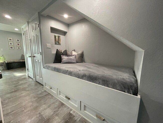 Foto del edificio - 216 Angler Ave