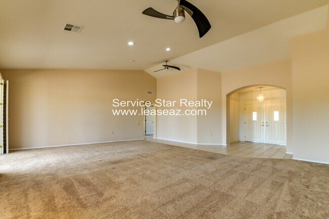 Foto del edificio - 14805 W Huron Dr