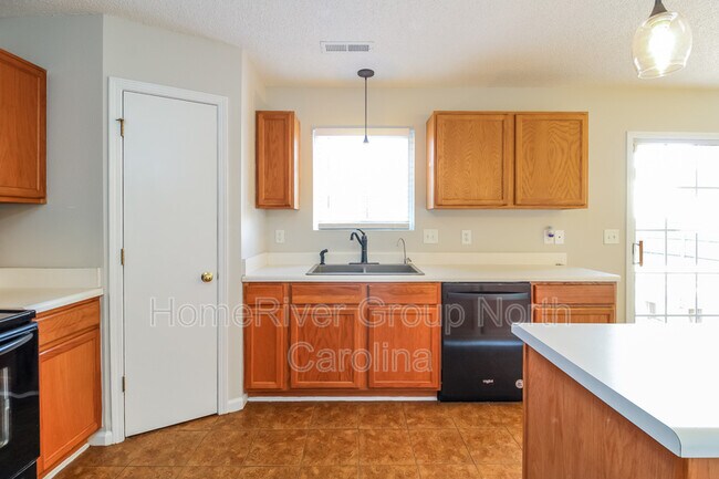 Building Photo - 5702 Waterpoint Dr