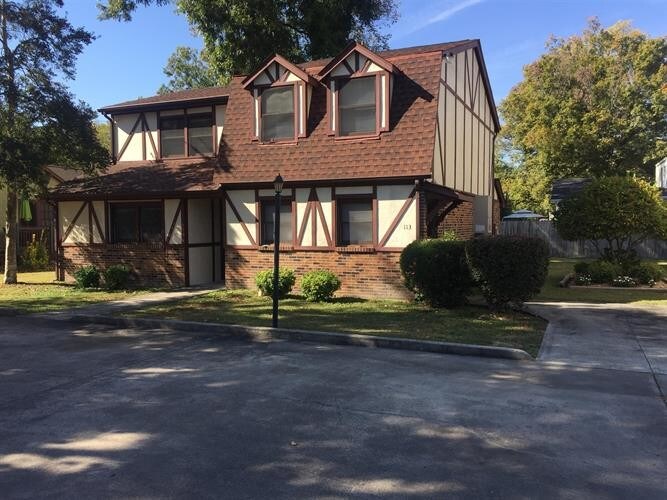 111 E Moore St, Tullahoma, TN 37388 Room for Rent in Tullahoma, TN