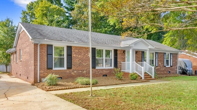 Building Photo - 3803 Derbyshire Dr