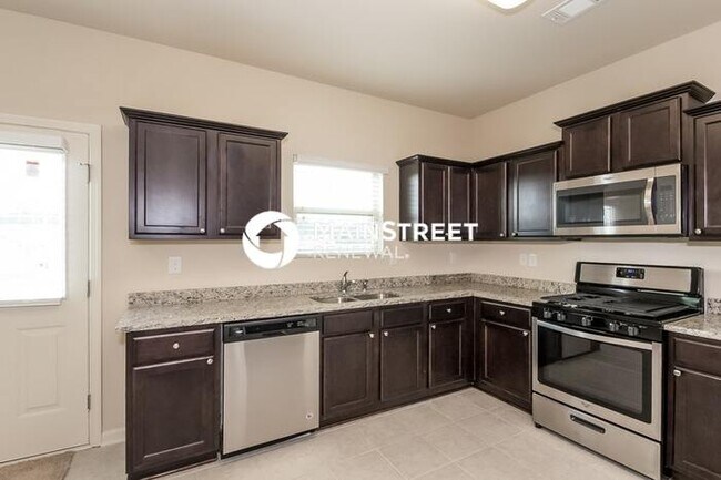 Foto del edificio - 4 Bedroom Pet-Friendly Home in Jonesboro, GA with Main Street Renewal