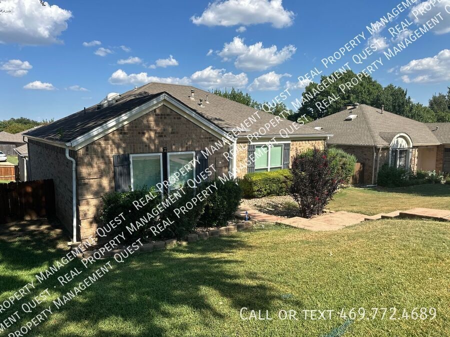 Building Photo - 3433 Country Club Dr