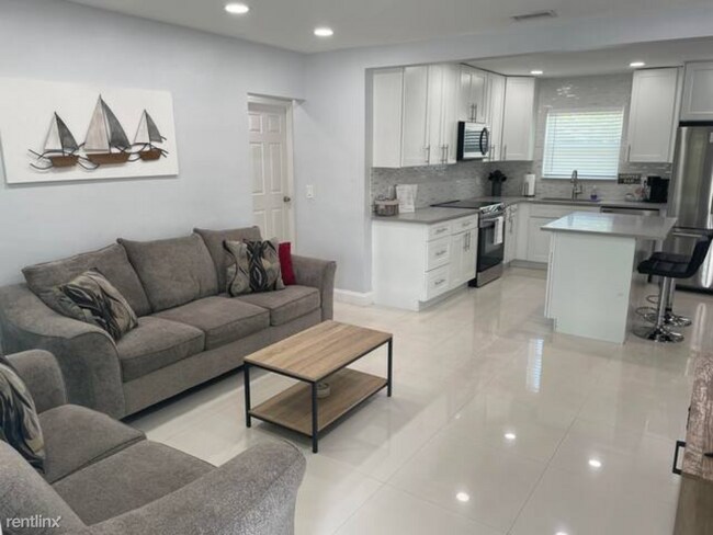 Foto del edificio - 2 br, 1 bath House - 40 NE 48th Ct
