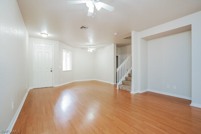 Foto del edificio - 9656 Roundstone Cir