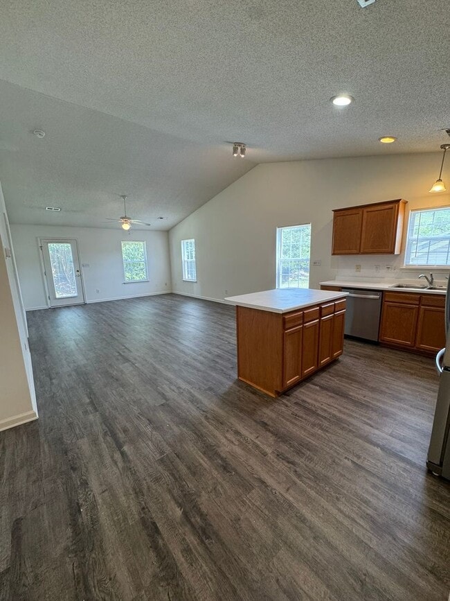 Building Photo - 132 Springwood Ln