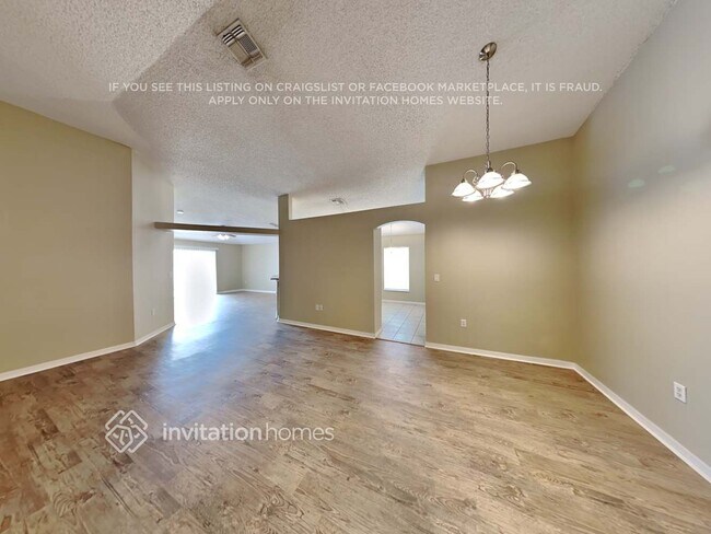 Foto del edificio - 709 Jessamine Dr