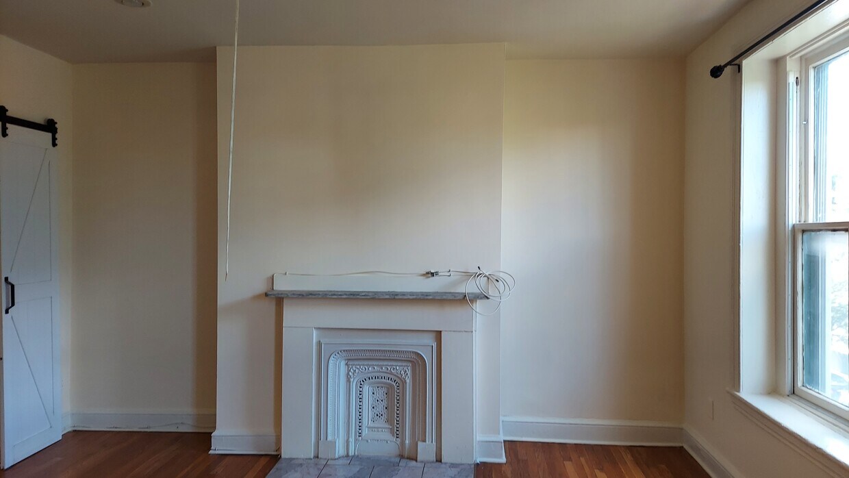 Foto principal - 1004 M St NW