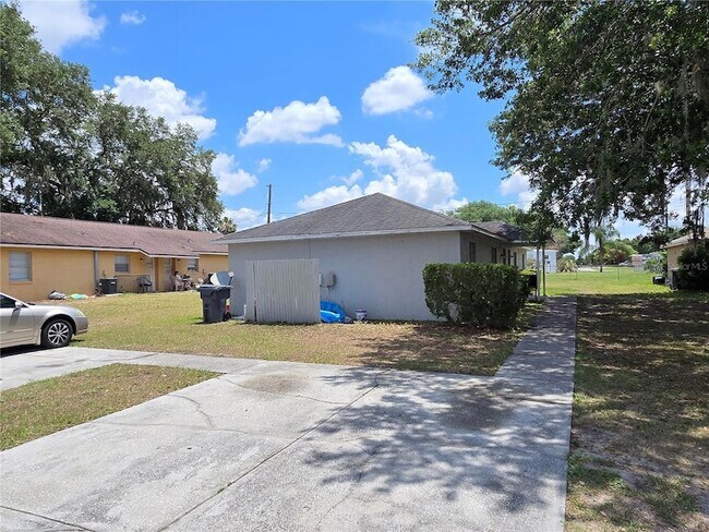 Foto del edificio - 5667 Struthers Ct